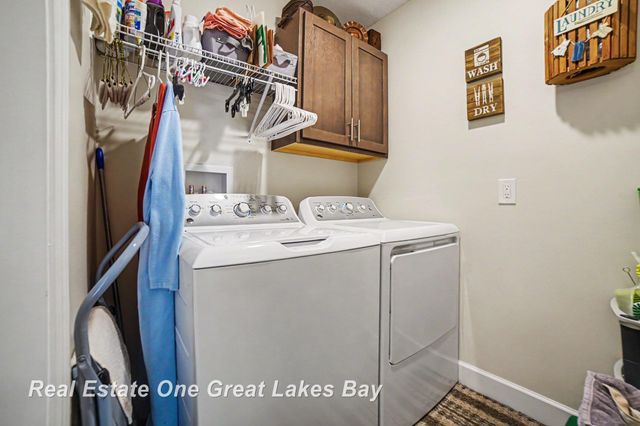 2619 Kitty Hawk Circle, Midland, MI 48642