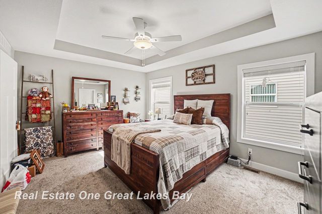 2619 Kitty Hawk Circle, Midland, MI 48642