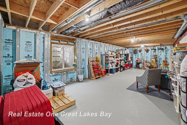 2619 Kitty Hawk Circle, Midland, MI 48642