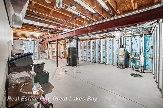 2619 Kitty Hawk Circle, Midland, MI 48642
