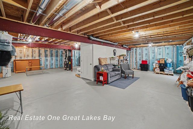 2619 Kitty Hawk Circle, Midland, MI 48642