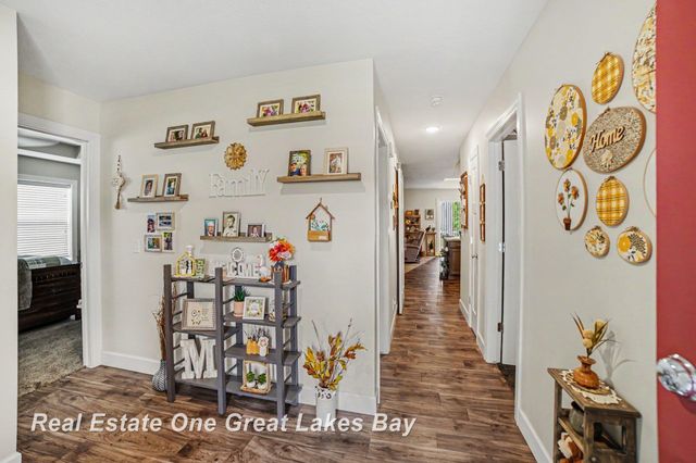 2619 Kitty Hawk Circle, Midland, MI 48642