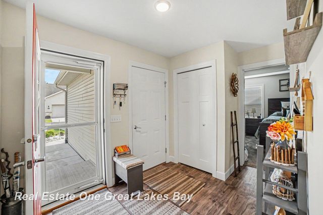 2619 Kitty Hawk Circle, Midland, MI 48642