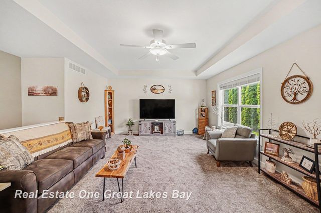 2619 Kitty Hawk Circle, Midland, MI 48642