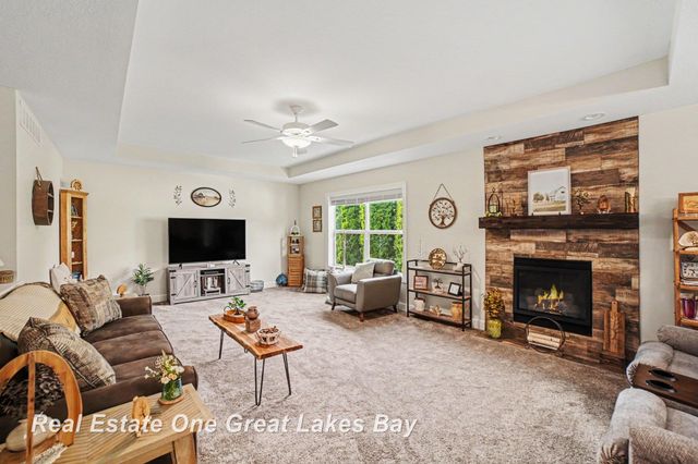 2619 Kitty Hawk Circle, Midland, MI 48642