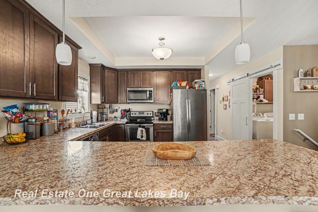 2619 Kitty Hawk Circle, Midland, MI 48642
