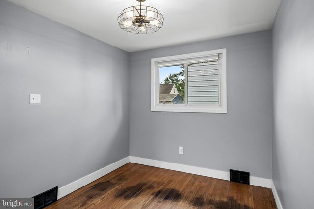 412 W HENRY ST, Palmyra, NJ 08065