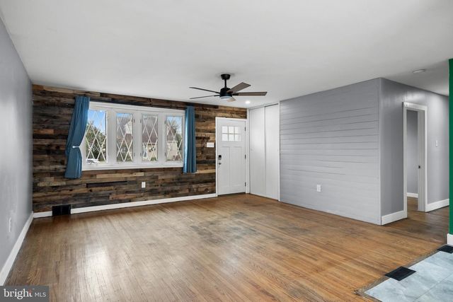 412 W HENRY ST, Palmyra, NJ 08065
