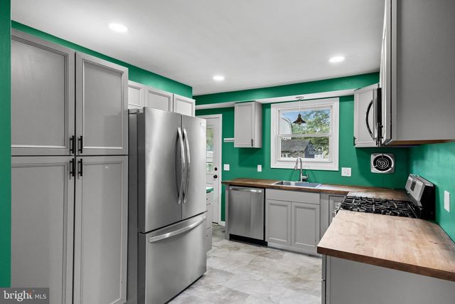 412 W HENRY ST, Palmyra, NJ 08065