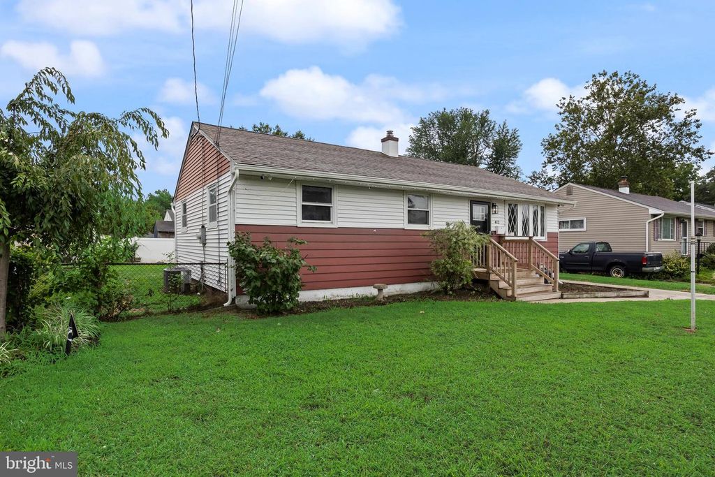 412 W HENRY ST, PALMYRA, NJ 08065 — photo 2