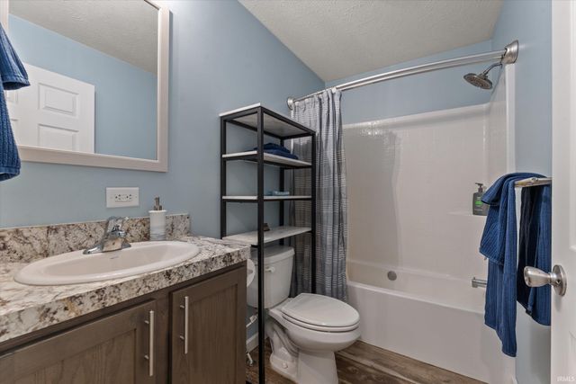 52290 Ash Road, Granger, IN 46530