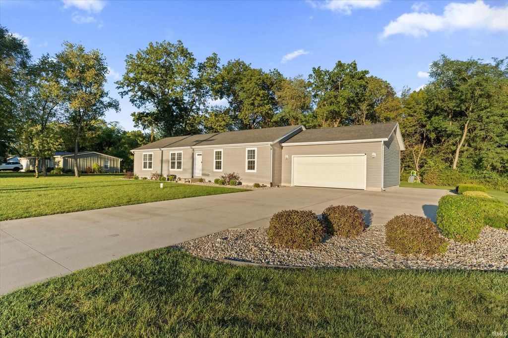52290 Ash Road, Granger, IN 46530