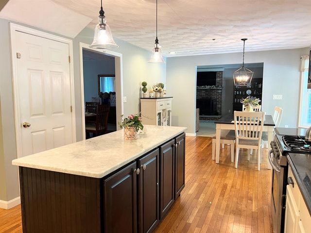 4 Felicia Drive, Newton, NH 03858