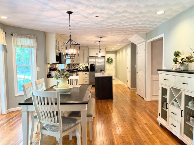 4 Felicia Drive, Newton, NH 03858