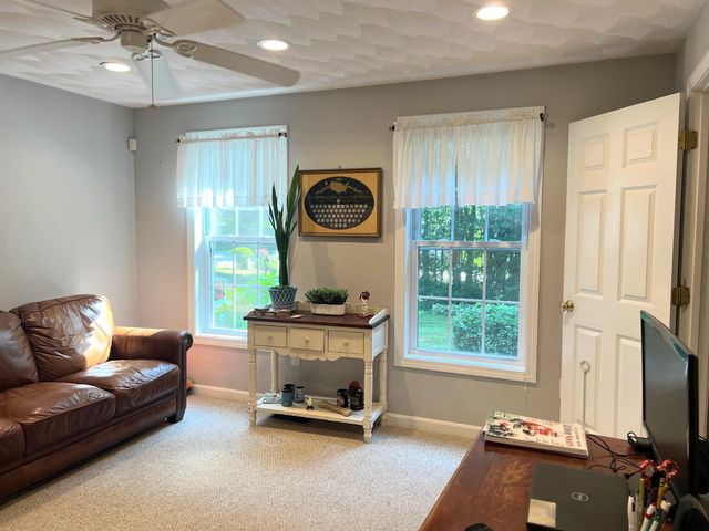 4 Felicia Drive, Newton, NH 03858