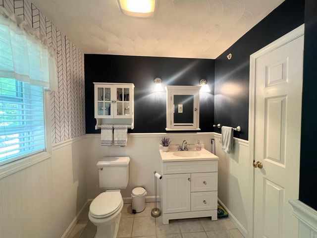 4 Felicia Drive, Newton, NH 03858