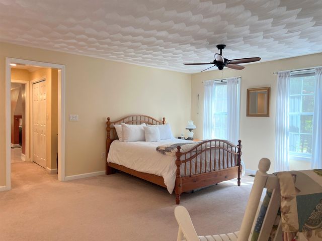 4 Felicia Drive, Newton, NH 03858