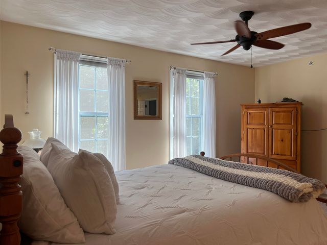 4 Felicia Drive, Newton, NH 03858