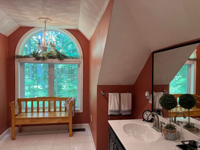 4 Felicia Drive, Newton, NH 03858