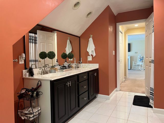 4 Felicia Drive, Newton, NH 03858