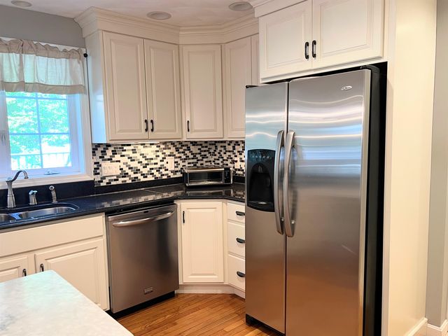 4 Felicia Drive, Newton, NH 03858