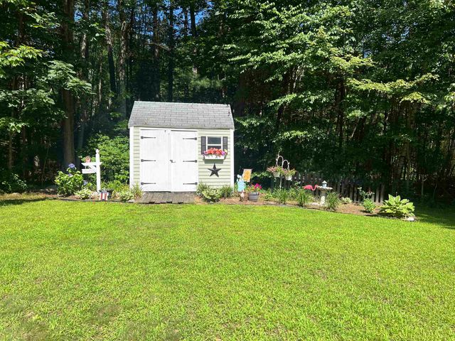 4 Felicia Drive, Newton, NH 03858