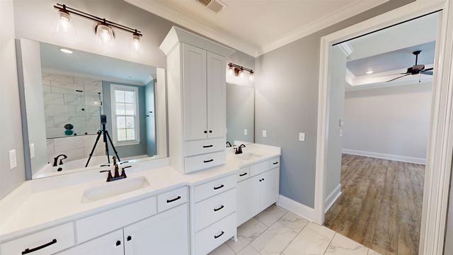 1699 BAISLEY DR, Nesbit, MS 38651