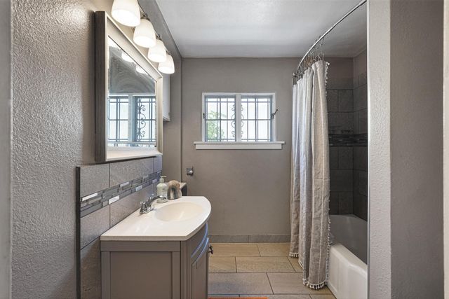 313 Carlisle Boulevard SE, Albuquerque, NM 87106