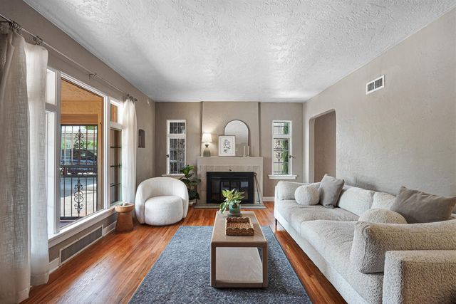 313 Carlisle Boulevard SE, Albuquerque, NM 87106