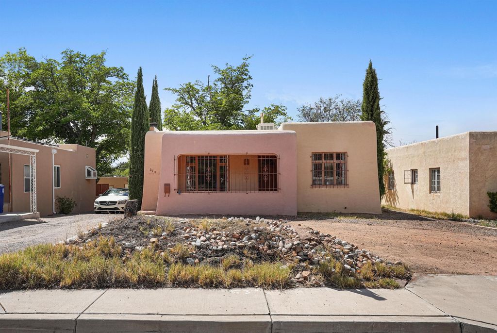 313 Carlisle Boulevard SE, Albuquerque, NM 87106