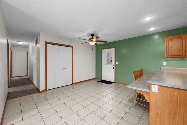 104 2nd St Court, Donahue, IA 52746