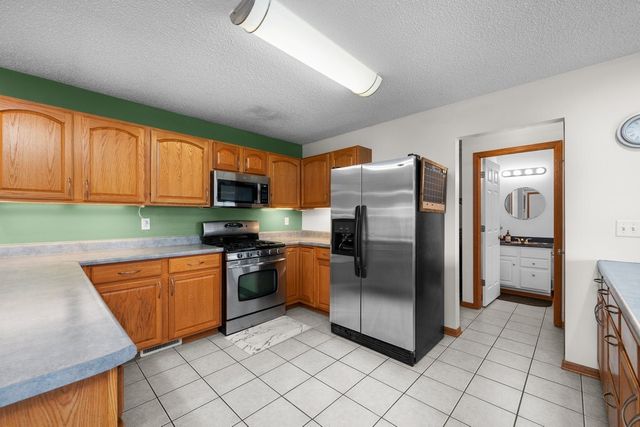 104 2nd St Court, Donahue, IA 52746