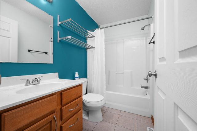 104 2nd St Court, Donahue, IA 52746