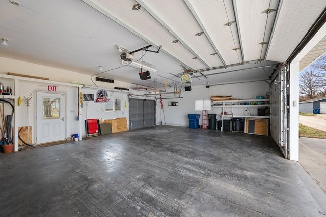 104 2nd St Court, Donahue, IA 52746