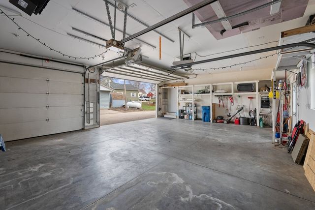 104 2nd St Court, Donahue, IA 52746