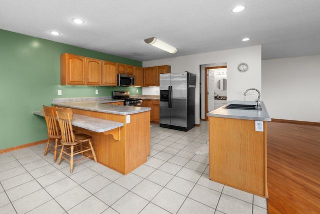 104 2nd St Court, Donahue, IA 52746