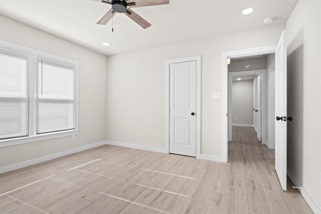 1300 E Baltimore Avenue, Fort Worth, TX 76104