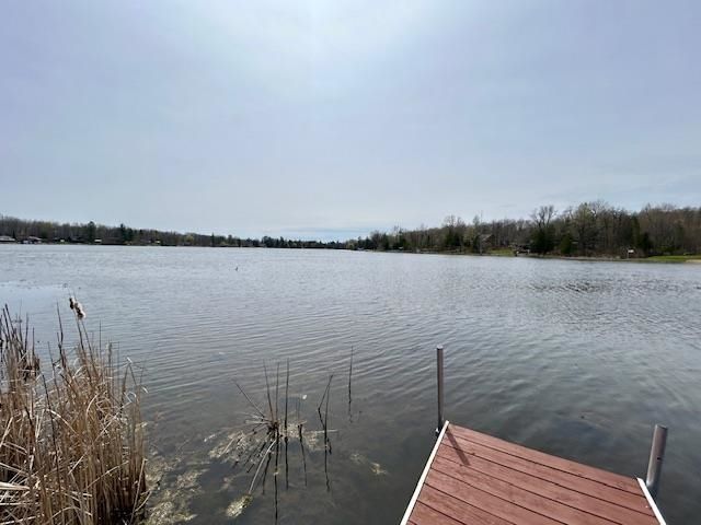 5641 Lakeside Drive, Gladwin, MI 48624