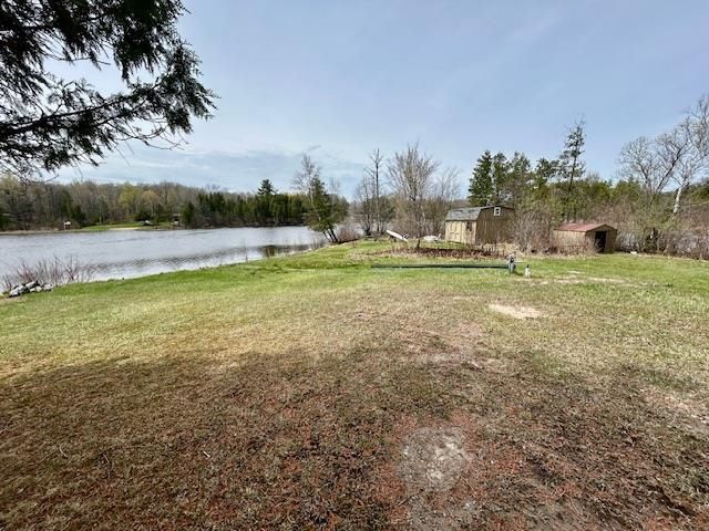 5641 Lakeside Drive, Gladwin, MI 48624