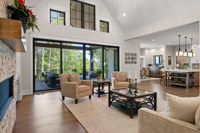 221 Lookout Crest Lane, Lookout Mountain, GA 30750