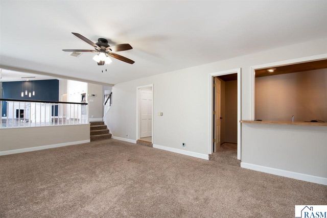 1037 Oak Terrace Drive, North Mankato, MN 56003