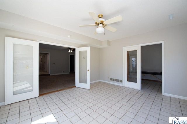 1037 Oak Terrace Drive, North Mankato, MN 56003