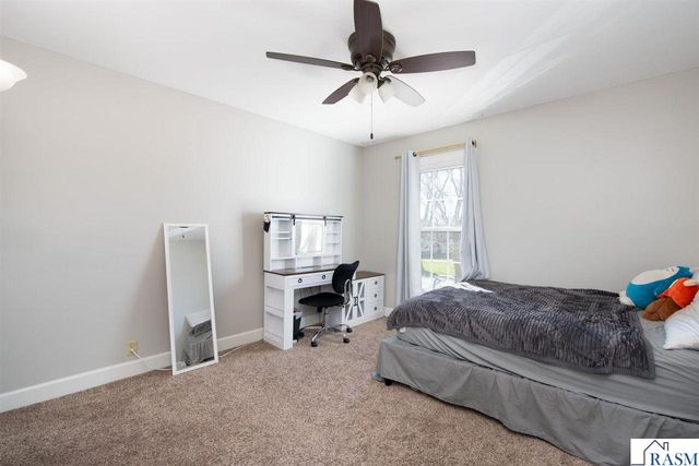 1037 Oak Terrace Drive, North Mankato, MN 56003