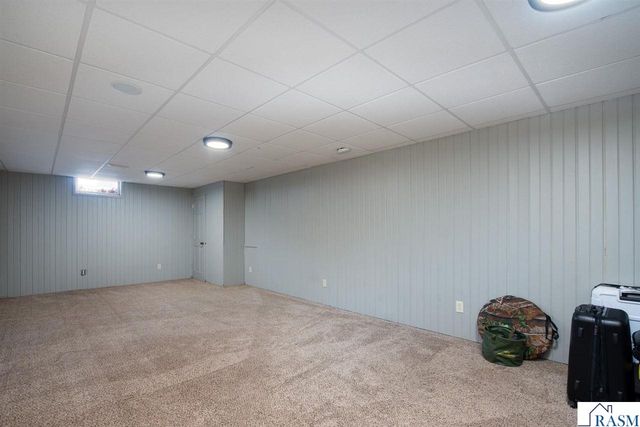 1037 Oak Terrace Drive, North Mankato, MN 56003
