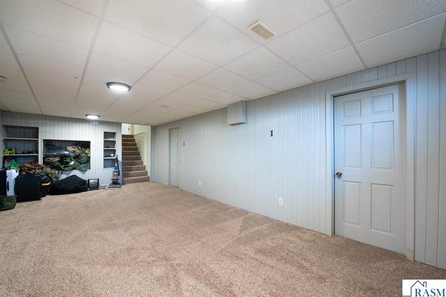 1037 Oak Terrace Drive, North Mankato, MN 56003