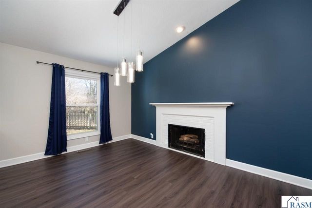 1037 Oak Terrace Drive, North Mankato, MN 56003