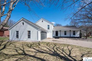1037 Oak Terrace Drive, North Mankato, MN 56003