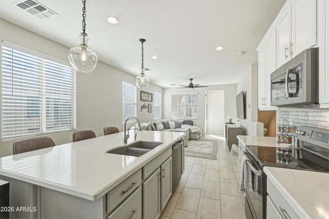 1677 E BRIDGEPORT Parkway, Gilbert, AZ 85295