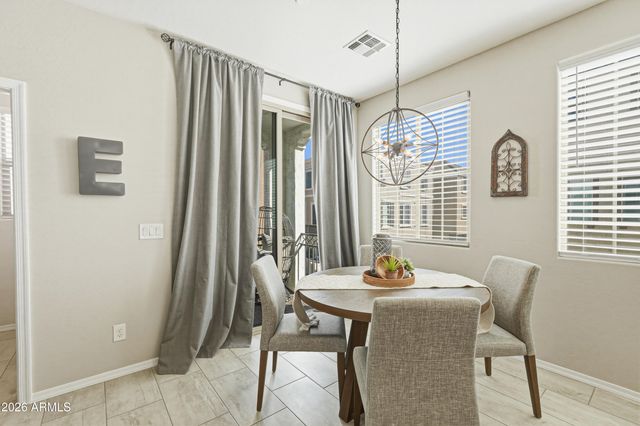 1677 E BRIDGEPORT Parkway, Gilbert, AZ 85295