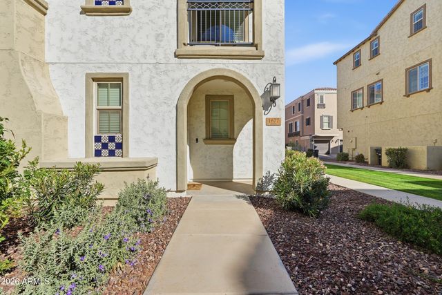 1677 E BRIDGEPORT Parkway, Gilbert, AZ 85295